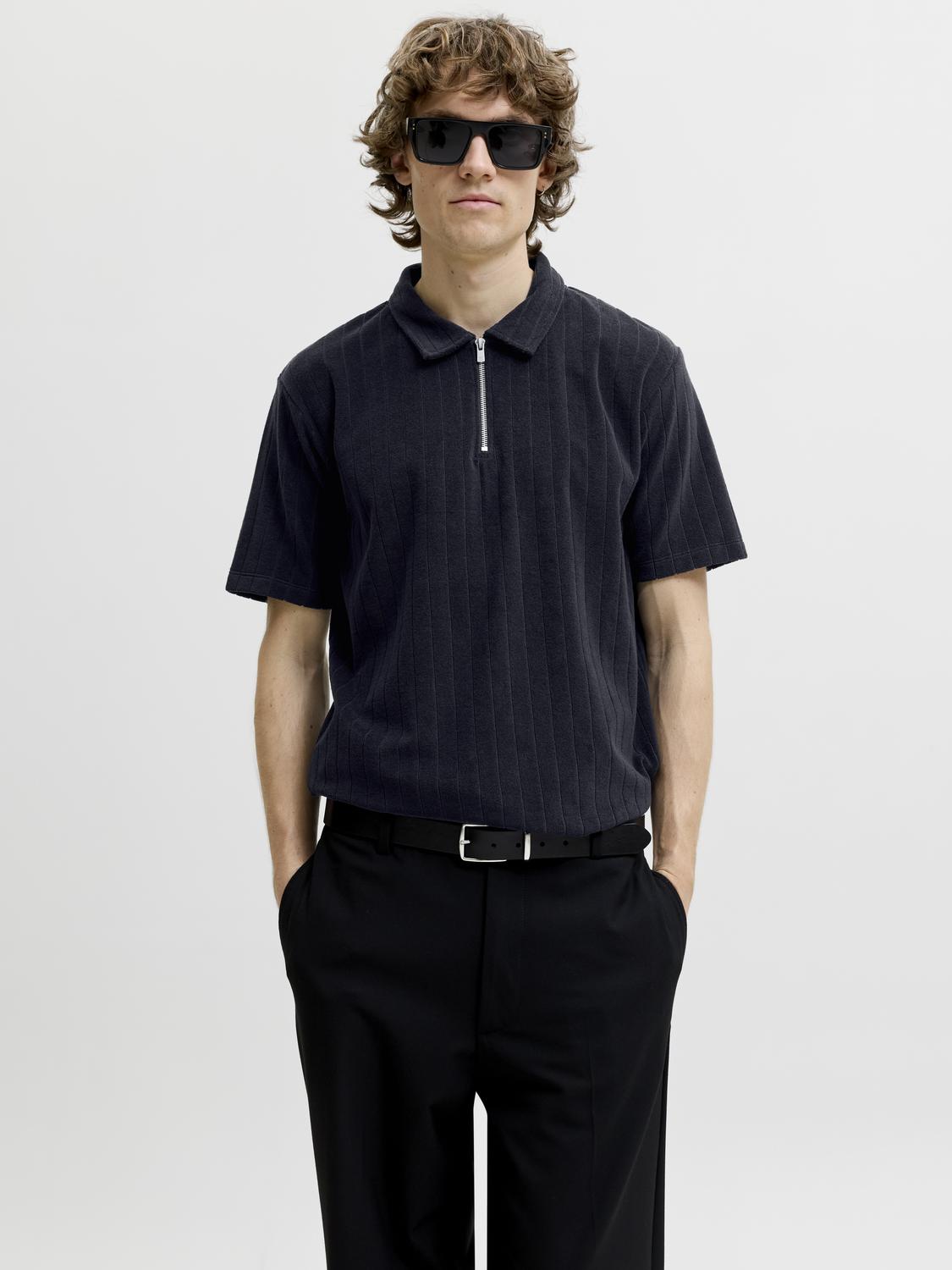 model_shot-front